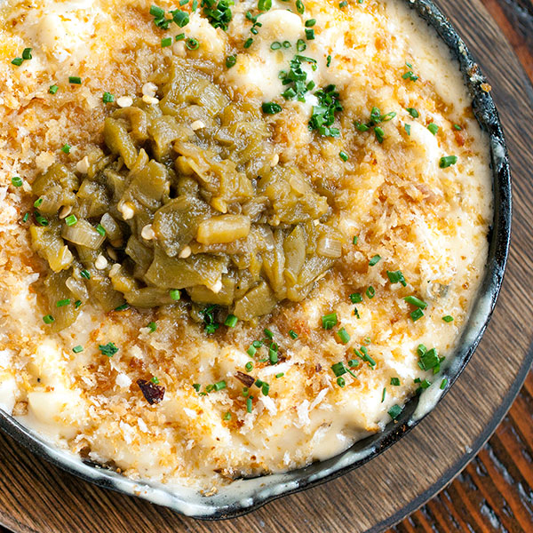 Slow Cooker Macaroni and Cheese with Hatch Chiles and Caramelized Onions